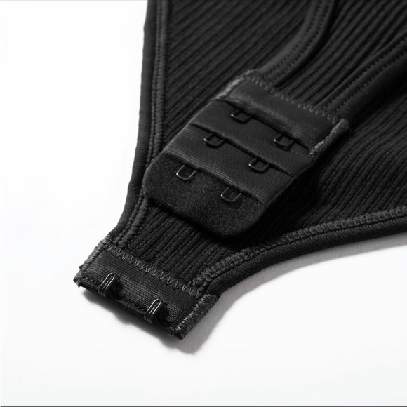 New black body suit perfect for the summertime. Size medium - Picture 4 of 13